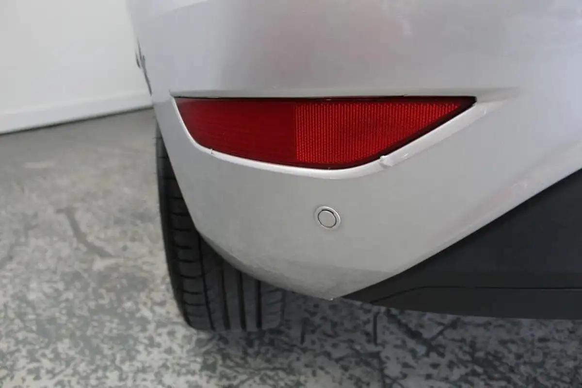 2011-ford-fiesta-16td-titanium-dpf-5d-big-15