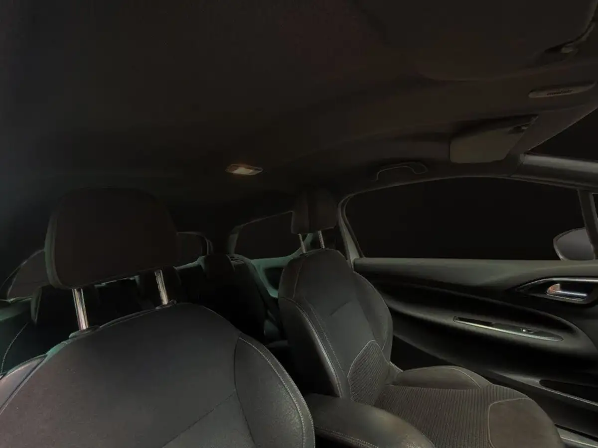 2014-citroen-ds3-16e-hdi-dstyle-plus-90bhp-airdream-big-17