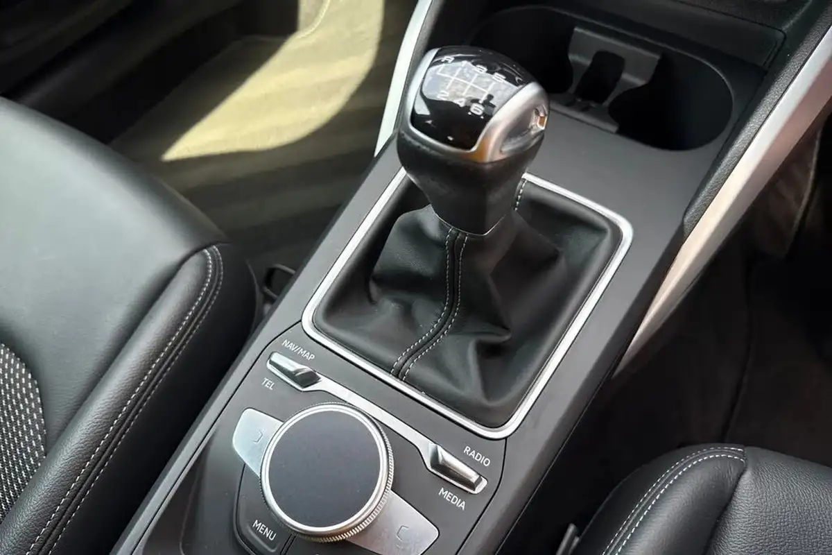 2023-audi-q2-10-30-tfsi-black-edition-big-22