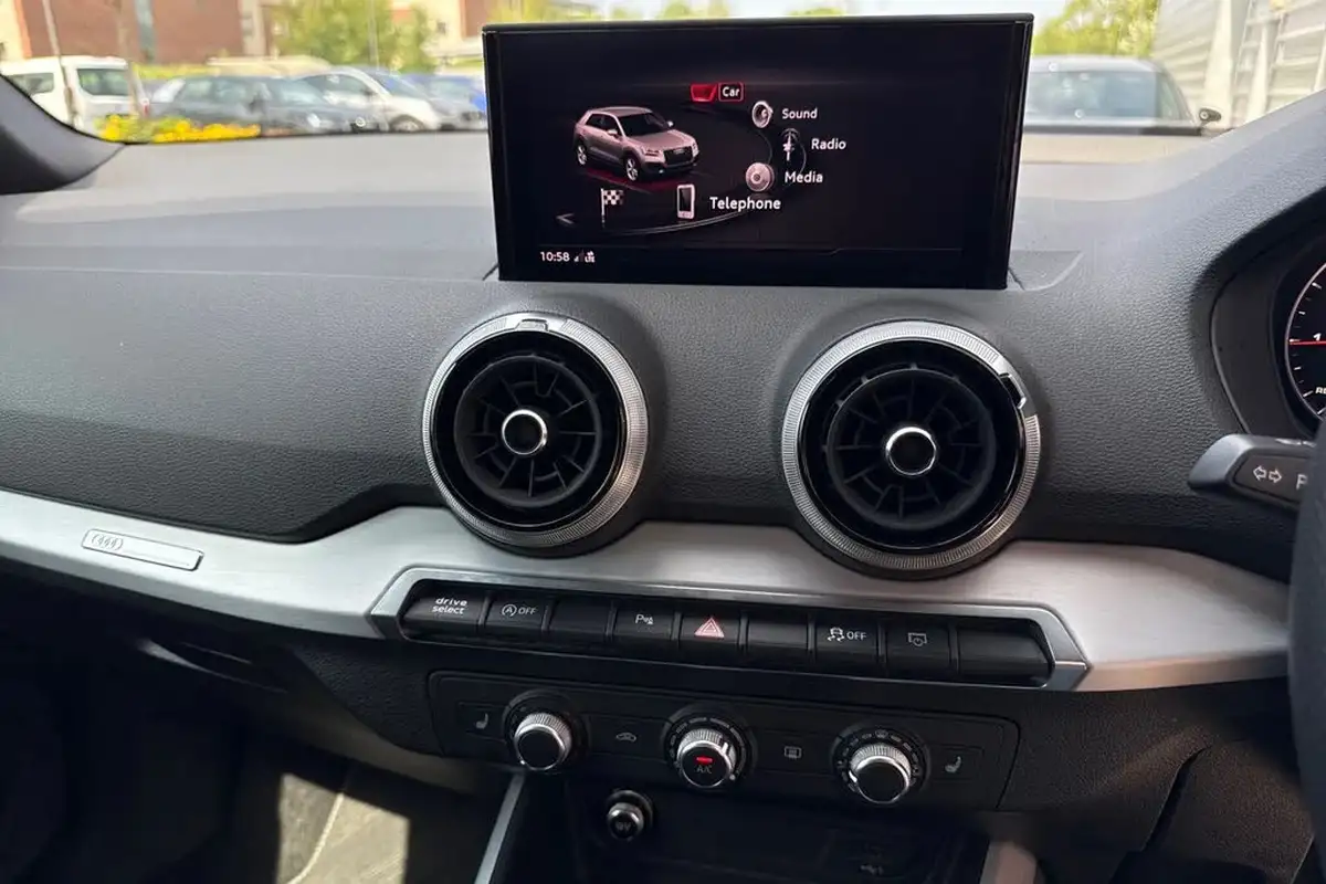 2023-audi-q2-10-30-tfsi-black-edition-big-46