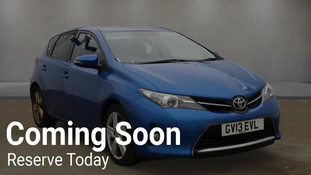 2013-toyota-auris-16-sport-hatchback-multidrive-s-big-0