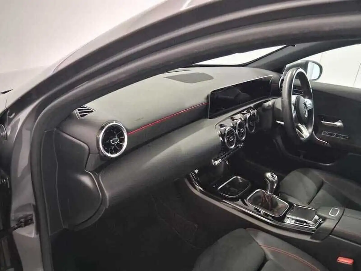 2019-mercedes-benz-a-class-13-a200-amg-line-executive-hatchback-5d-big-12