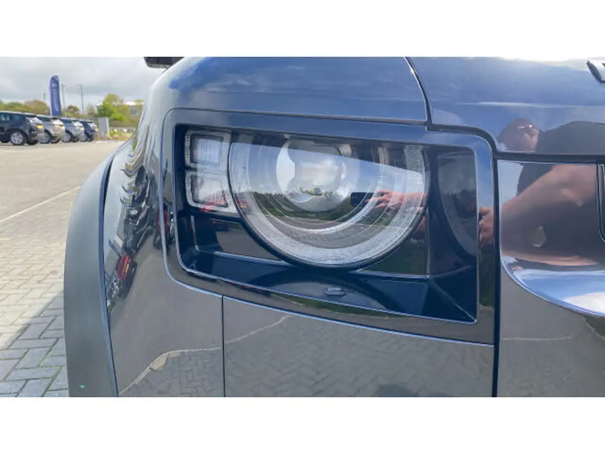 2022-land-rover-90-defender-50-p525-v8-big-16