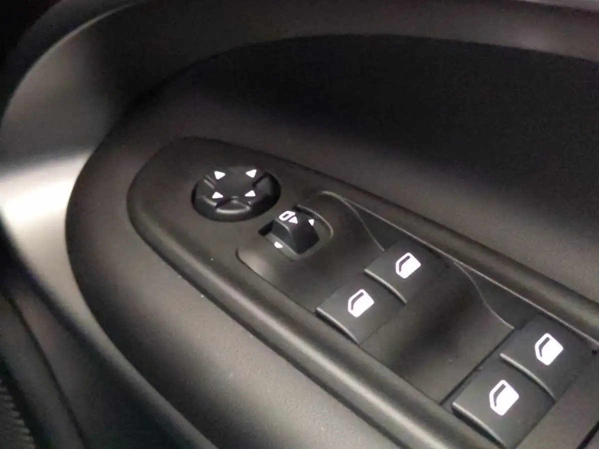 2024-jeep-avenger-12-gse-summit-e-hybrid-48v-auto-big-13