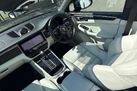 2022-porsche-macan-20-small-30