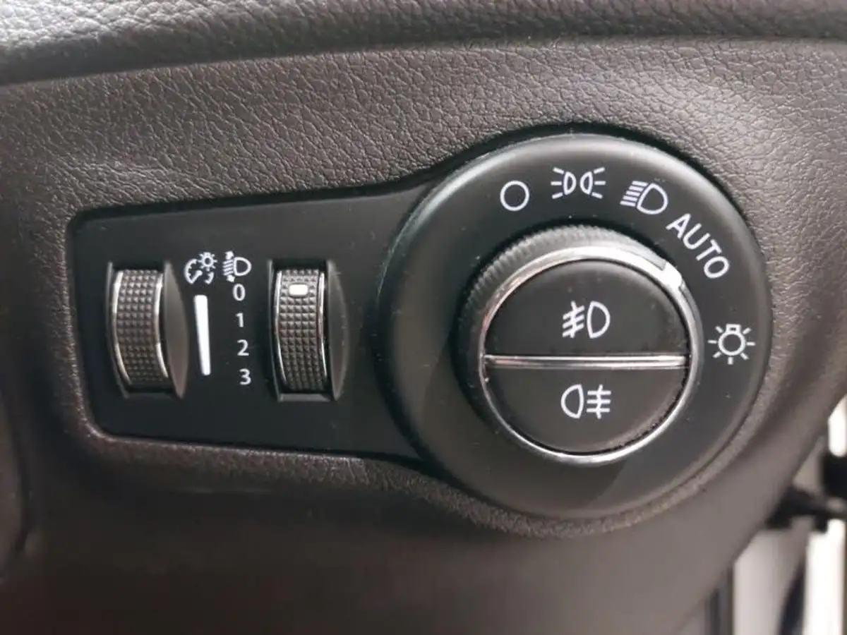 2020-jeep-compass-14-multiair-ii-limited-138bhp-big-17
