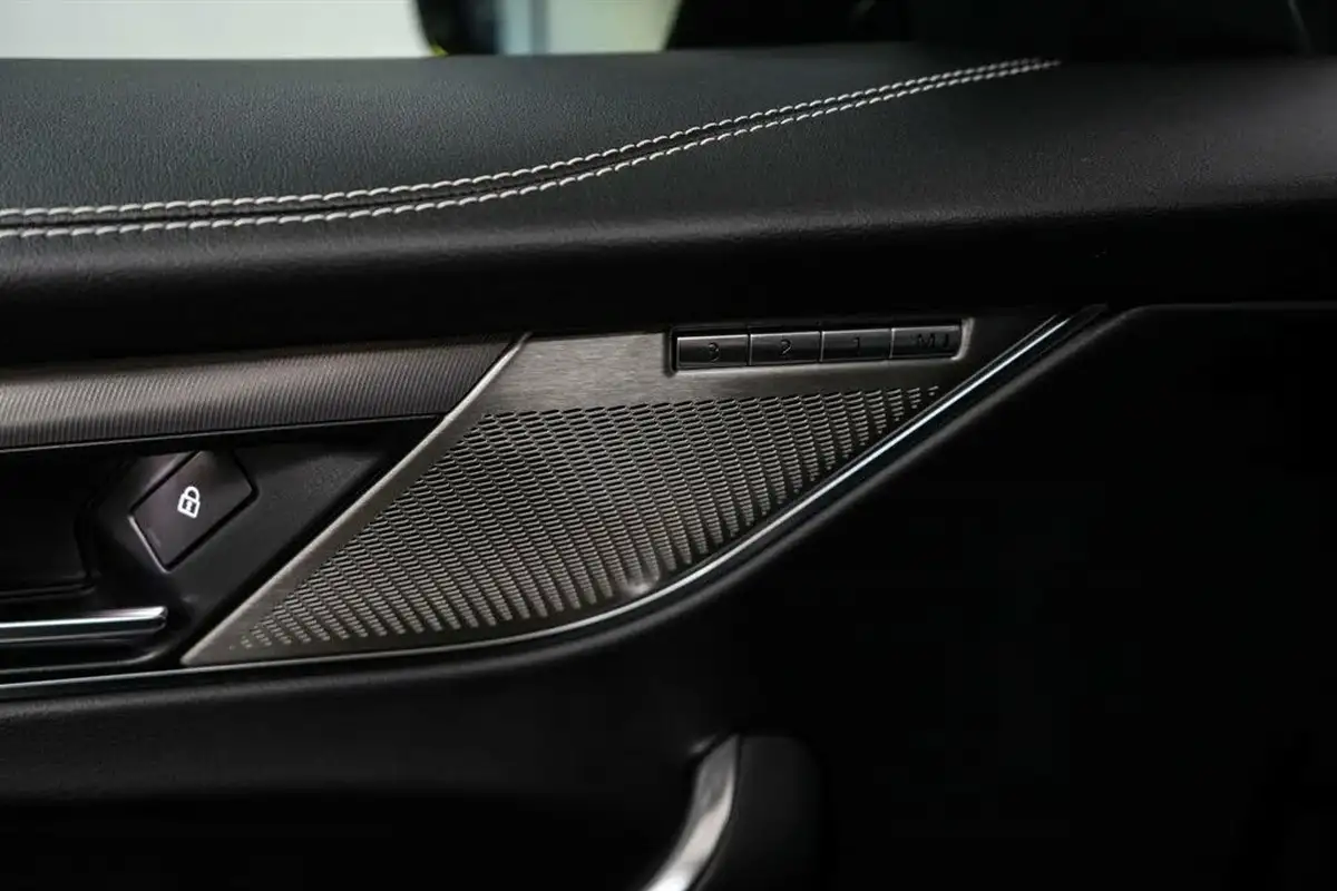 2021-jaguar-f-pace-30-d300-r-dynamic-se-mhev-big-14