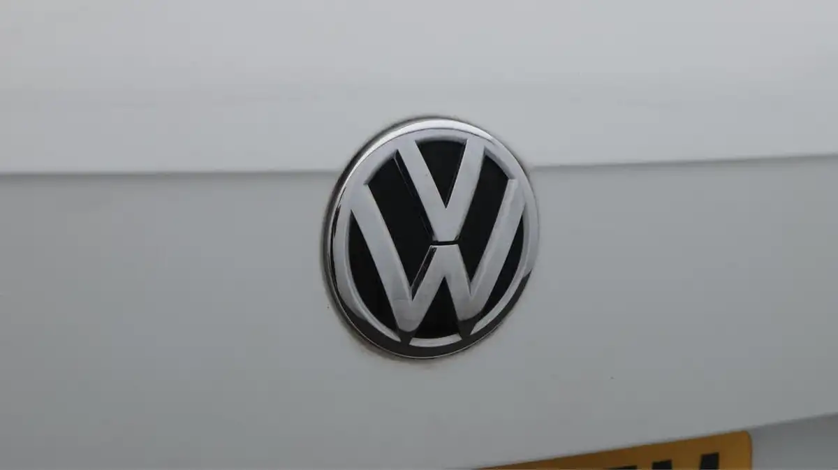2018-volkswagen-tiguan-14-tsi-se-navigation-125ps-ss-big-21