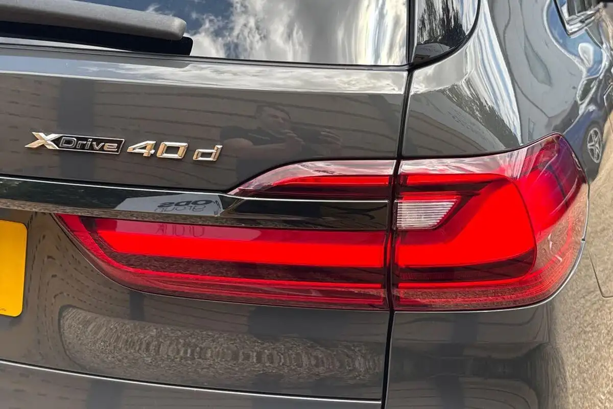 2022-bmw-x7-30td-xdrive-40d-m-sport-big-50