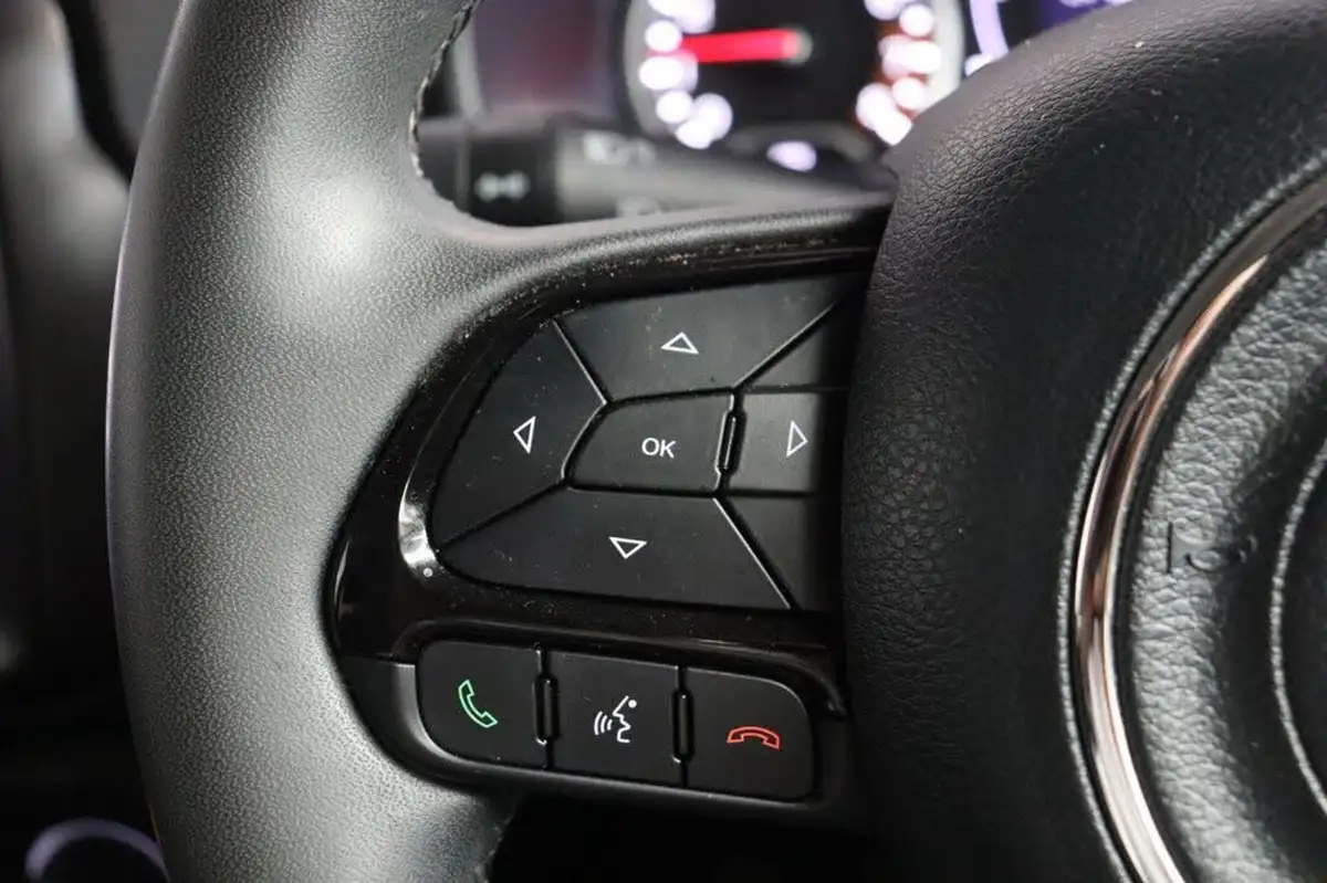 2021-jeep-renegade-10-gse-night-eagle-big-26