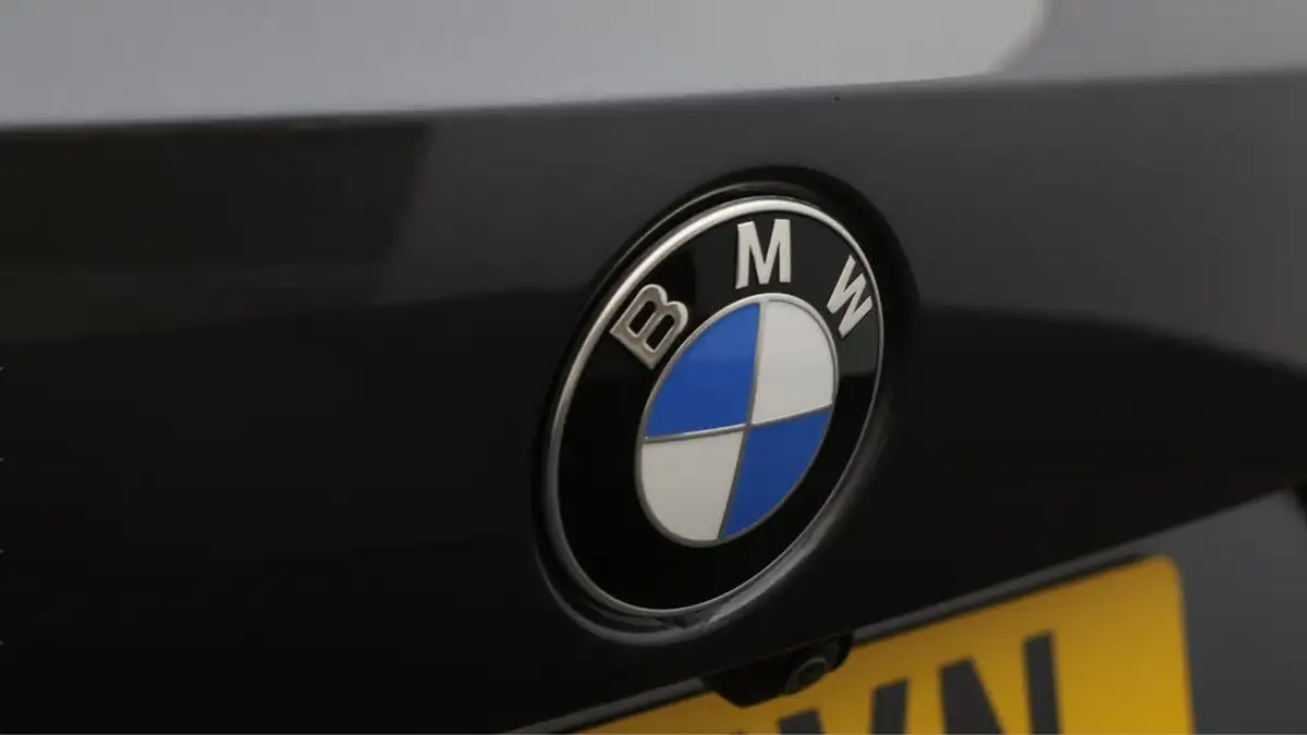 2021-bmw-3-series-20-330e-sport-pro-touring-5d-big-21