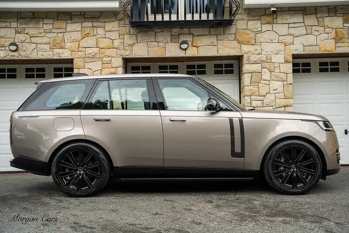 2022-land-rover-range-rover-30-p400-se-big-3
