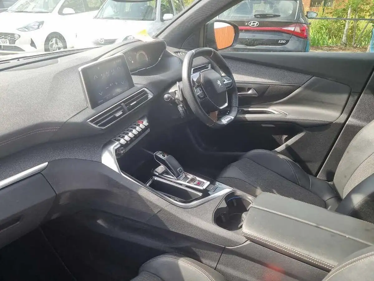 2020-peugeot-5008-suv-12-puretech-gt-line-eat8-big-1