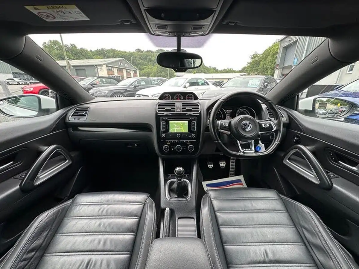 2015-volkswagen-scirocco-20tdi-r-line-184ps-big-16