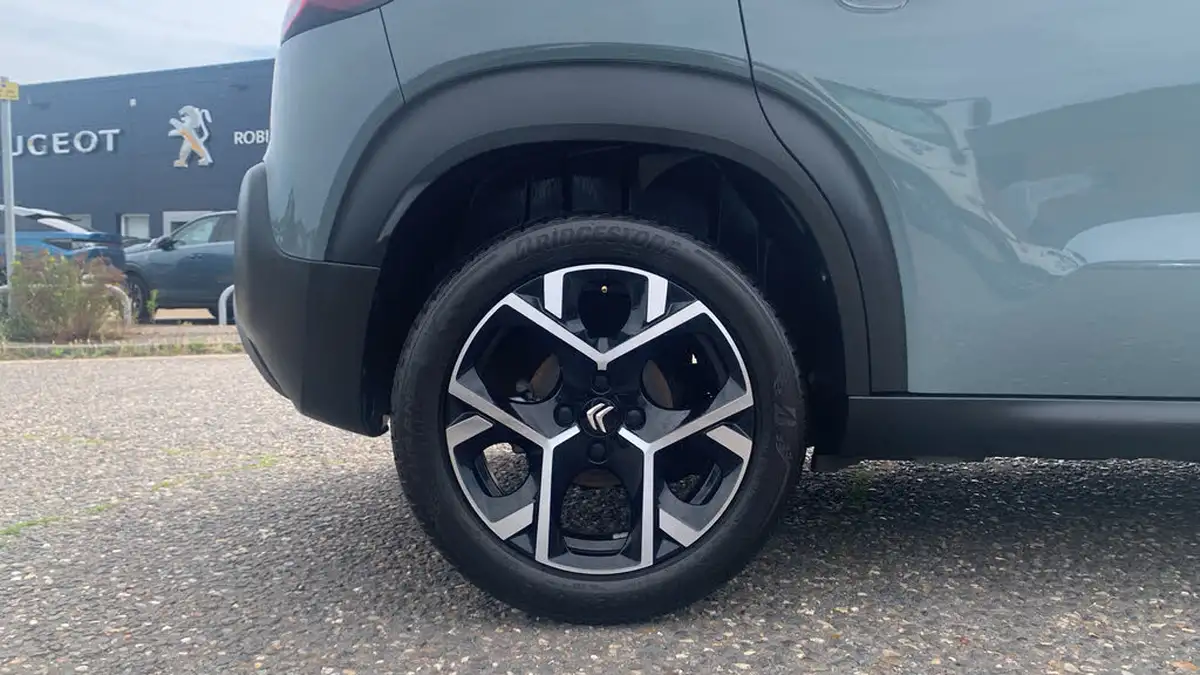2023-citroen-c3-aircross-12-puretech-shine-plus-130ps-eat6-big-15