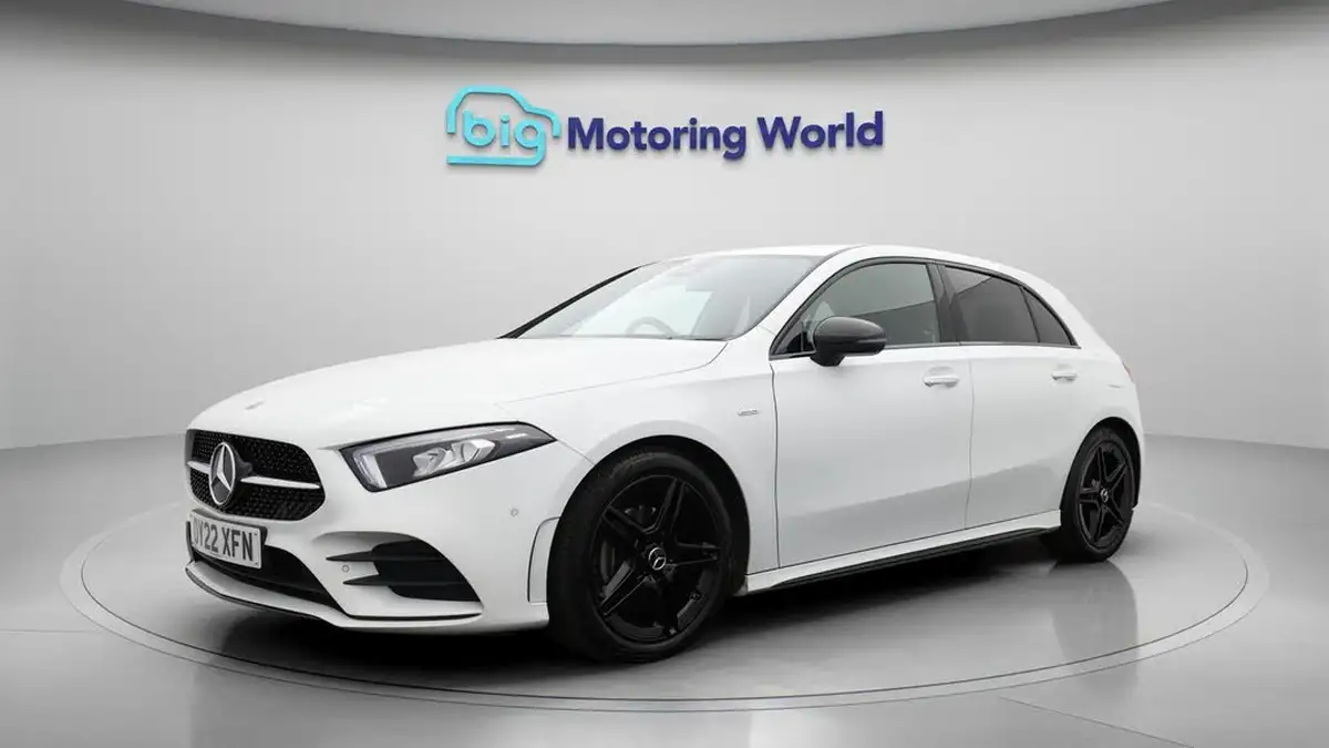 2022-mercedes-benz-a-class-13-a180-amg-line-executive-edition-hatchback-5d-7g-dct-big-3