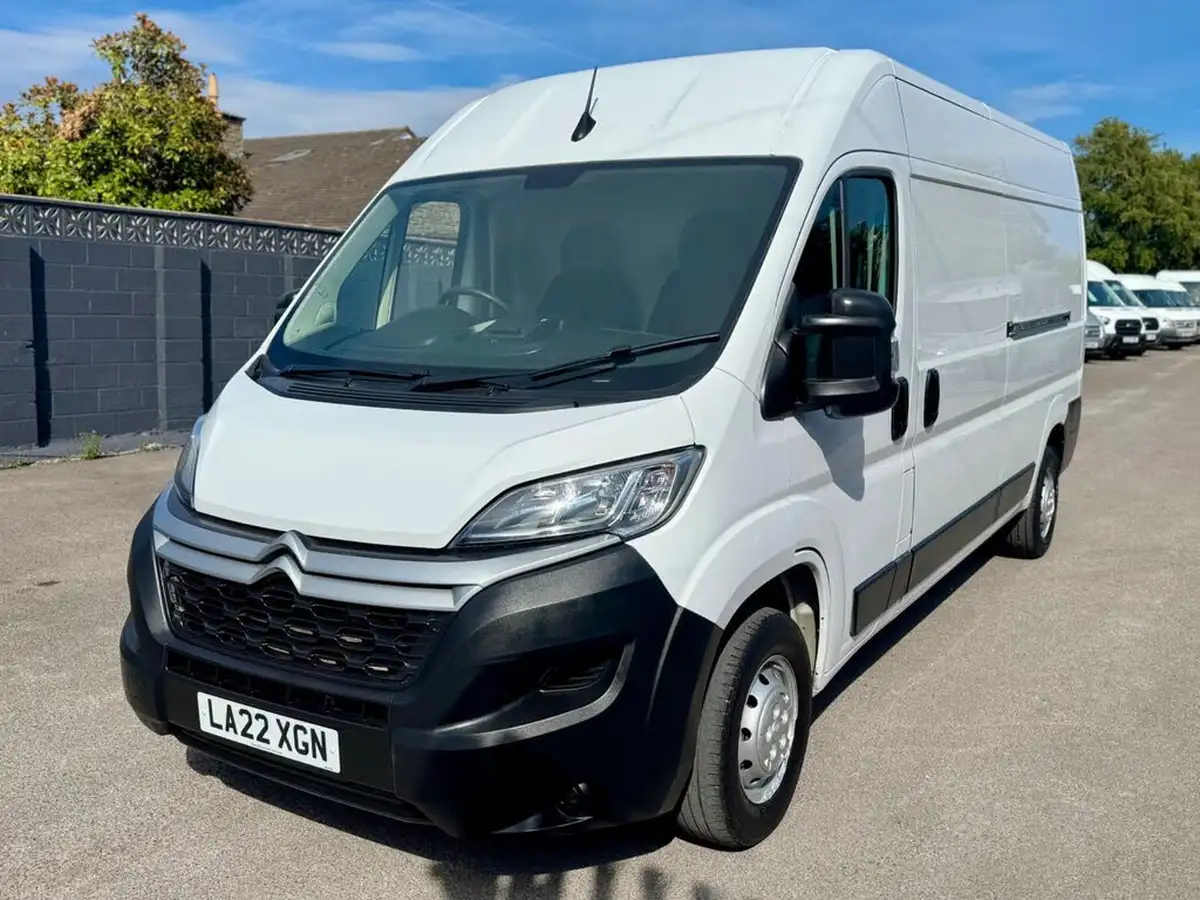 2022-citroen-relay-22bluehdi-35-l3h2-enterprise-panel-big-3