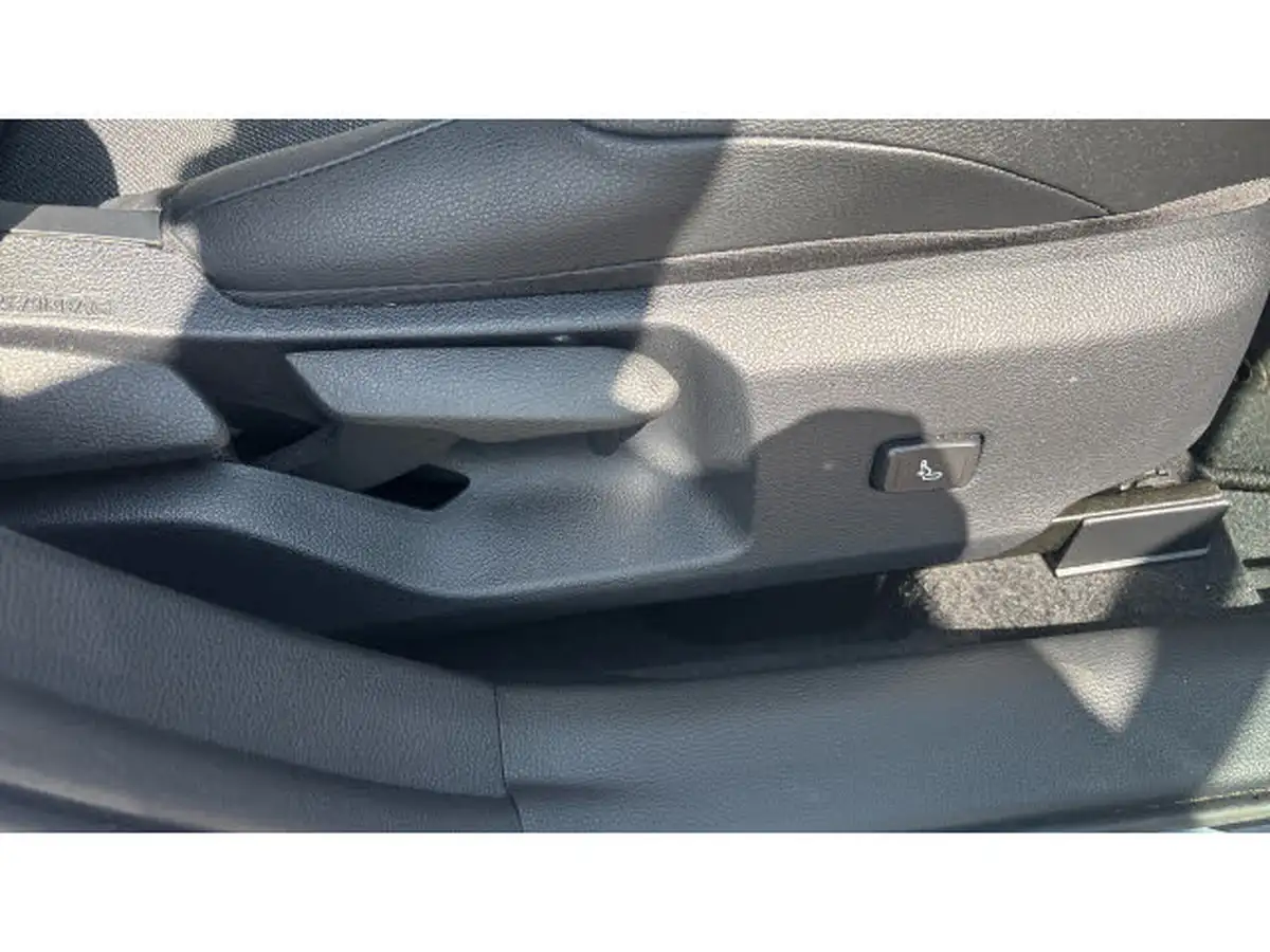 2021-toyota-corolla-18-vvt-i-design-spare-wheel-hatchback-5d-big-25
