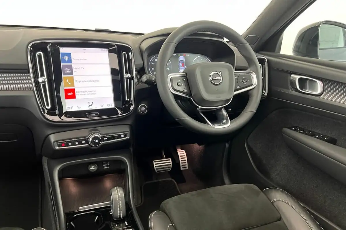 2022-volvo-xc40-15-t3-r-design-auto-big-30