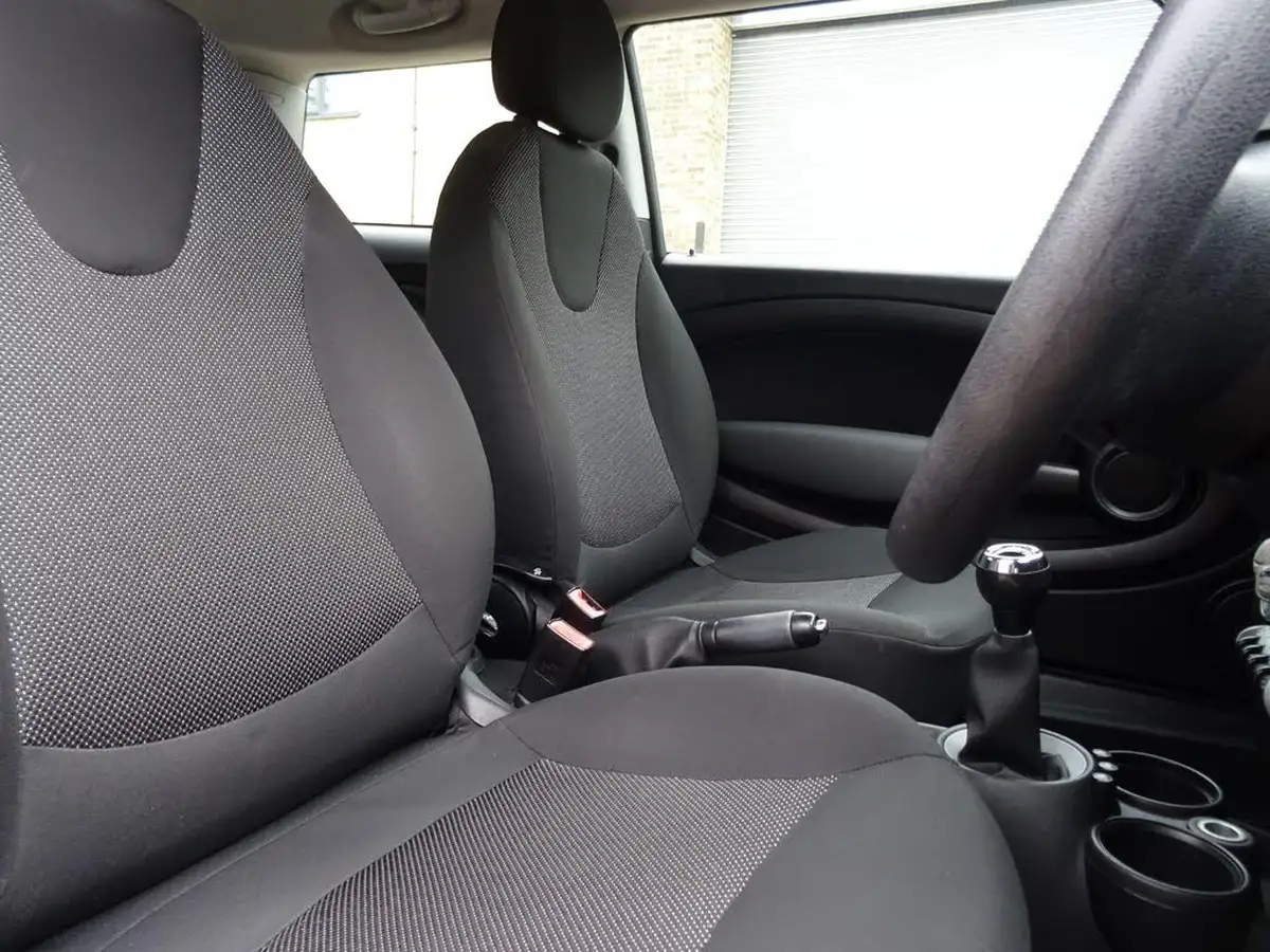 2009-mini-cooper-14-one-95bhp-big-4