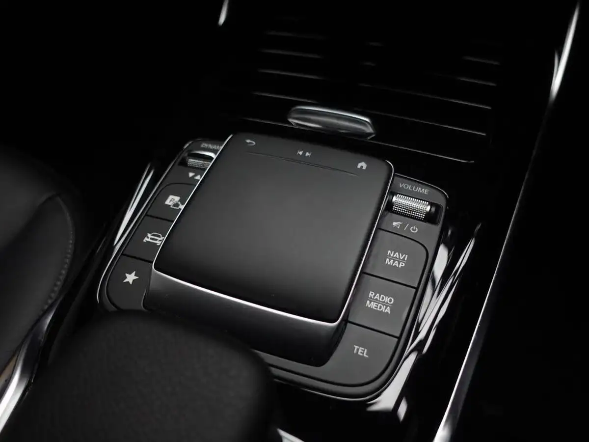 2022-mercedes-benz-a-class-20-a35-amg-premium-edition-hatchback-5d-big-39
