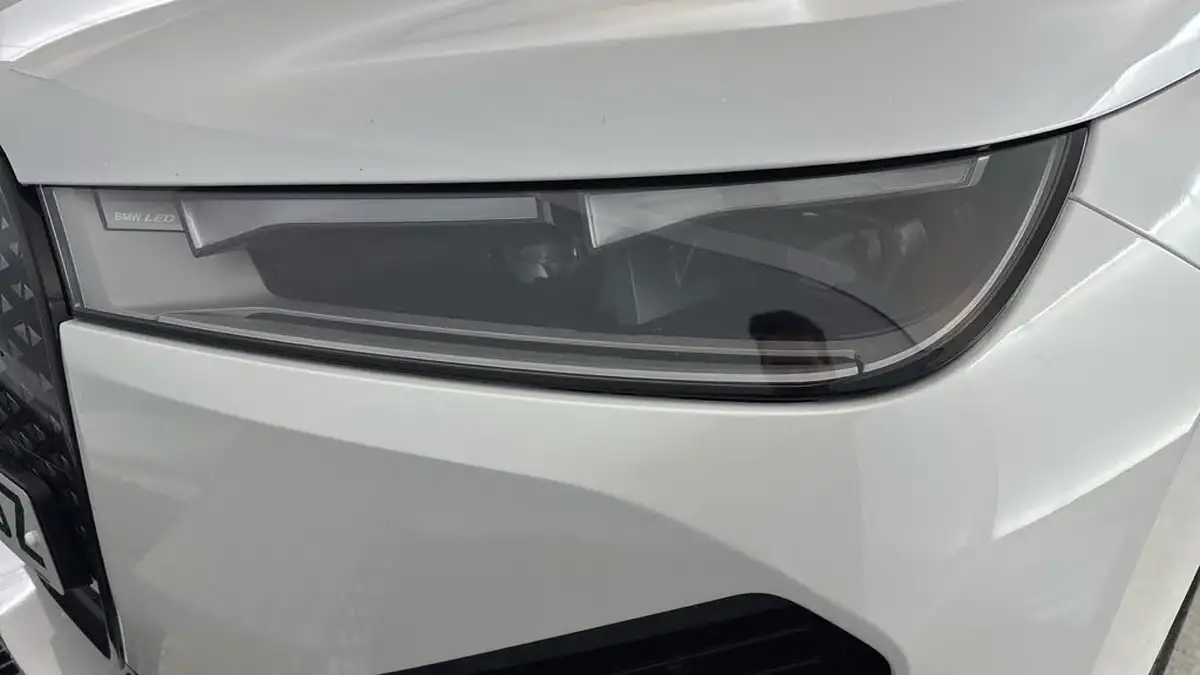2022-bmw-ix-e-xdrive-40-m-sport-big-32