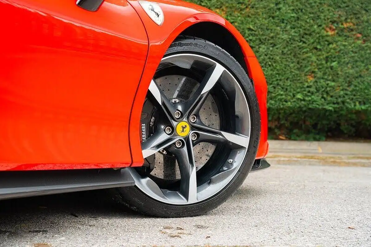2023-ferrari-sf90-40t-v8-f1-dct-ss-4wd-big-26