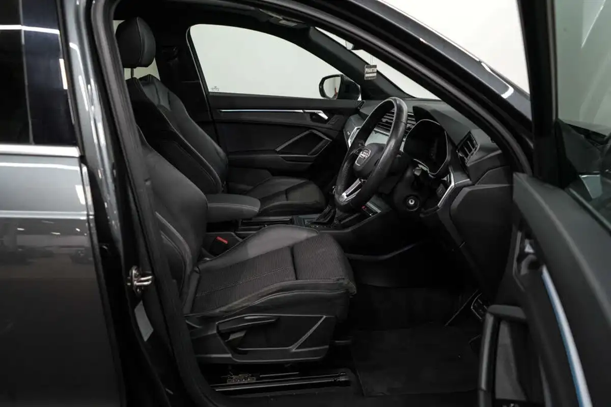2019-audi-q3-20-40-tfsi-s-line-big-24