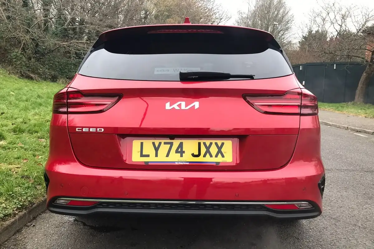 2025-kia-ceed-15-t-gdi-3-sportswagon-dct-big-6