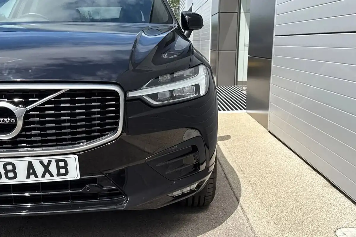2018-volvo-xc60-20td-d4-r-design-4x4-geartronic-big-25