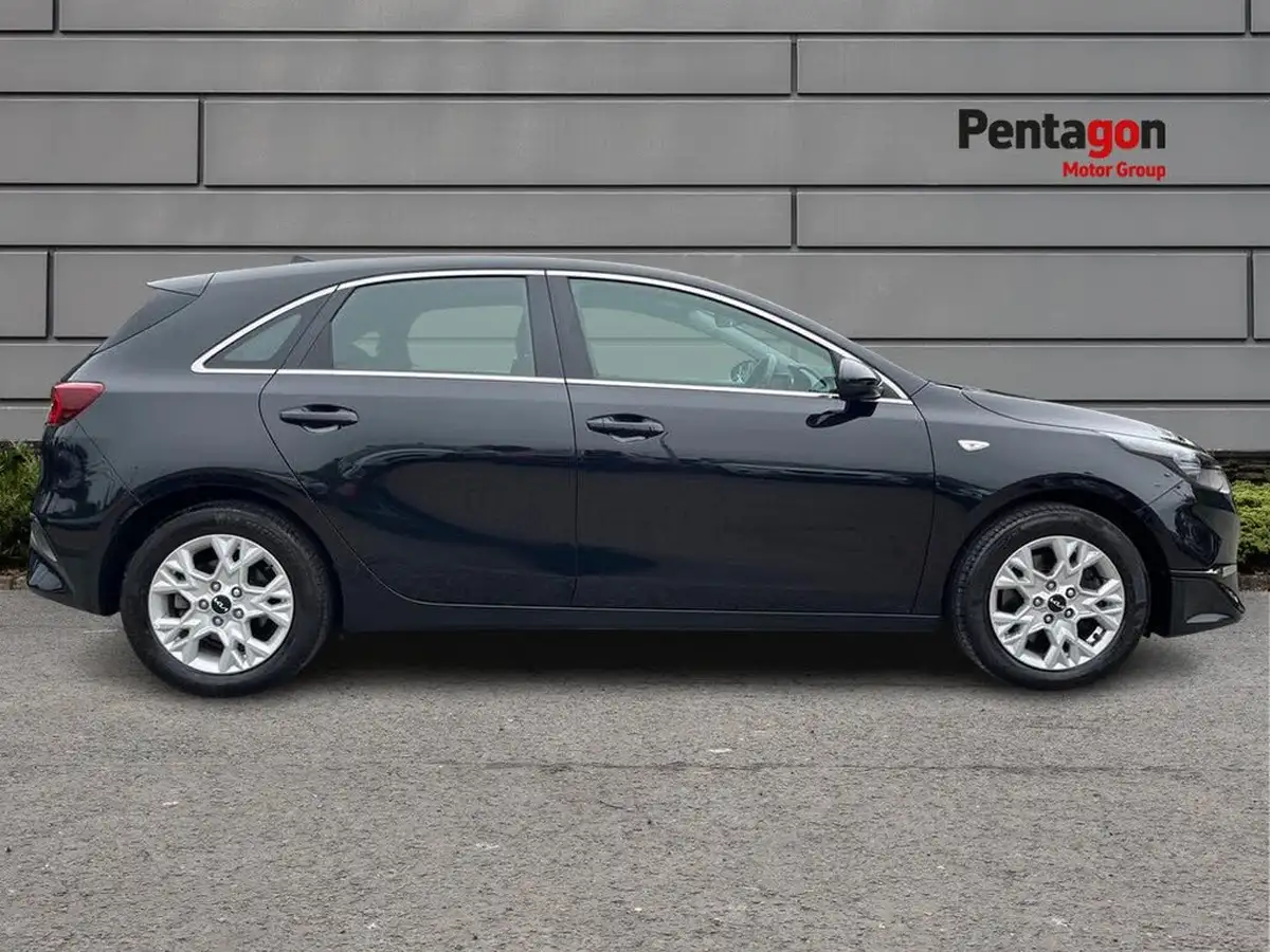 2023-kia-ceed-15-t-gdi-2-158bhp-hatchback-big-12