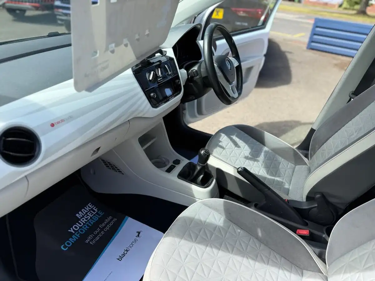 2018-volkswagen-up-10-up-beats-60ps-5d-big-23