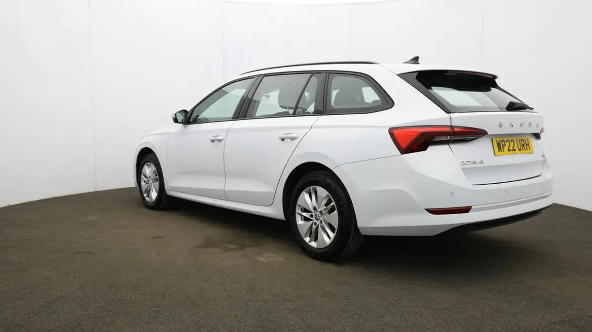 2022-skoda-octavia-10-tsi-se-technology-110ps-estate-big-48
