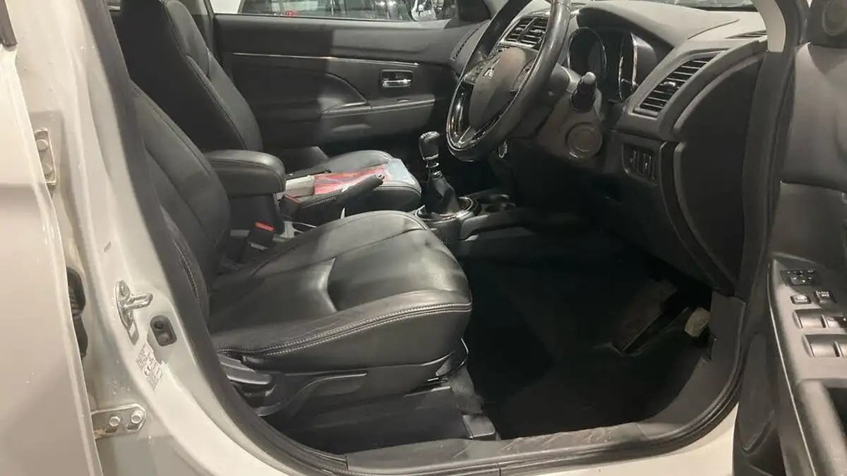 2017-mitsubishi-asx-16d-3-big-1