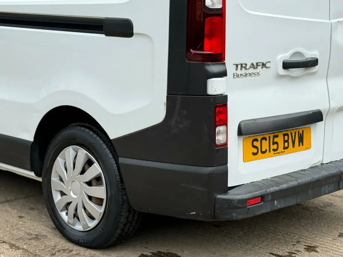 2015-renault-trafic-16dci-ll29-115-business-low-roof-van-big-25