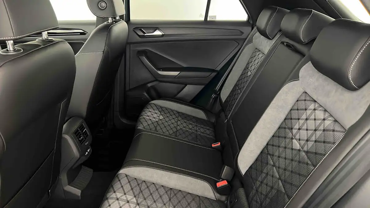 2025-volkswagen-t-roc-15-tsi-r-line-hatchback-5d-dsg-big-10
