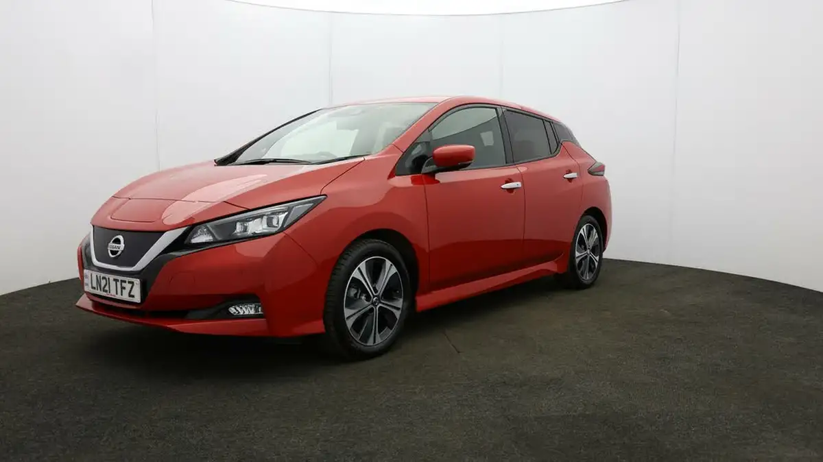 2021-nissan-leaf-e-tekna-big-2