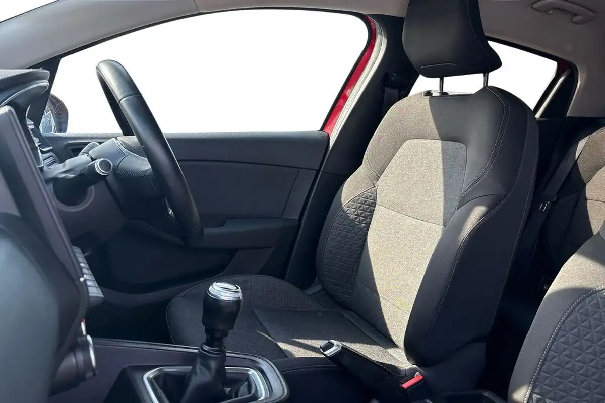 2020-renault-clio-10-sce-iconic-75bhp-big-15
