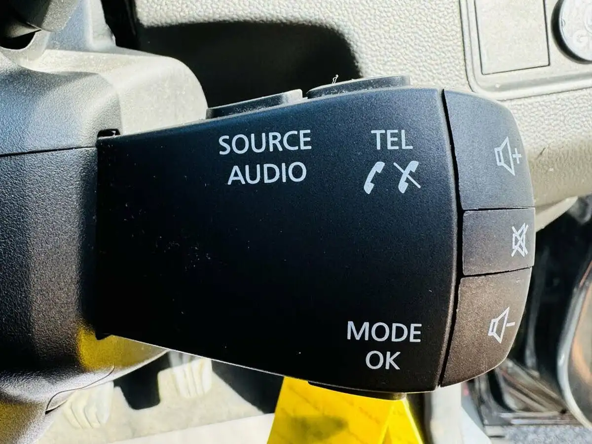 2021-dacia-duster-10-tce-comfort-100bhp-bi-fuel-station-wagon-5d-big-19
