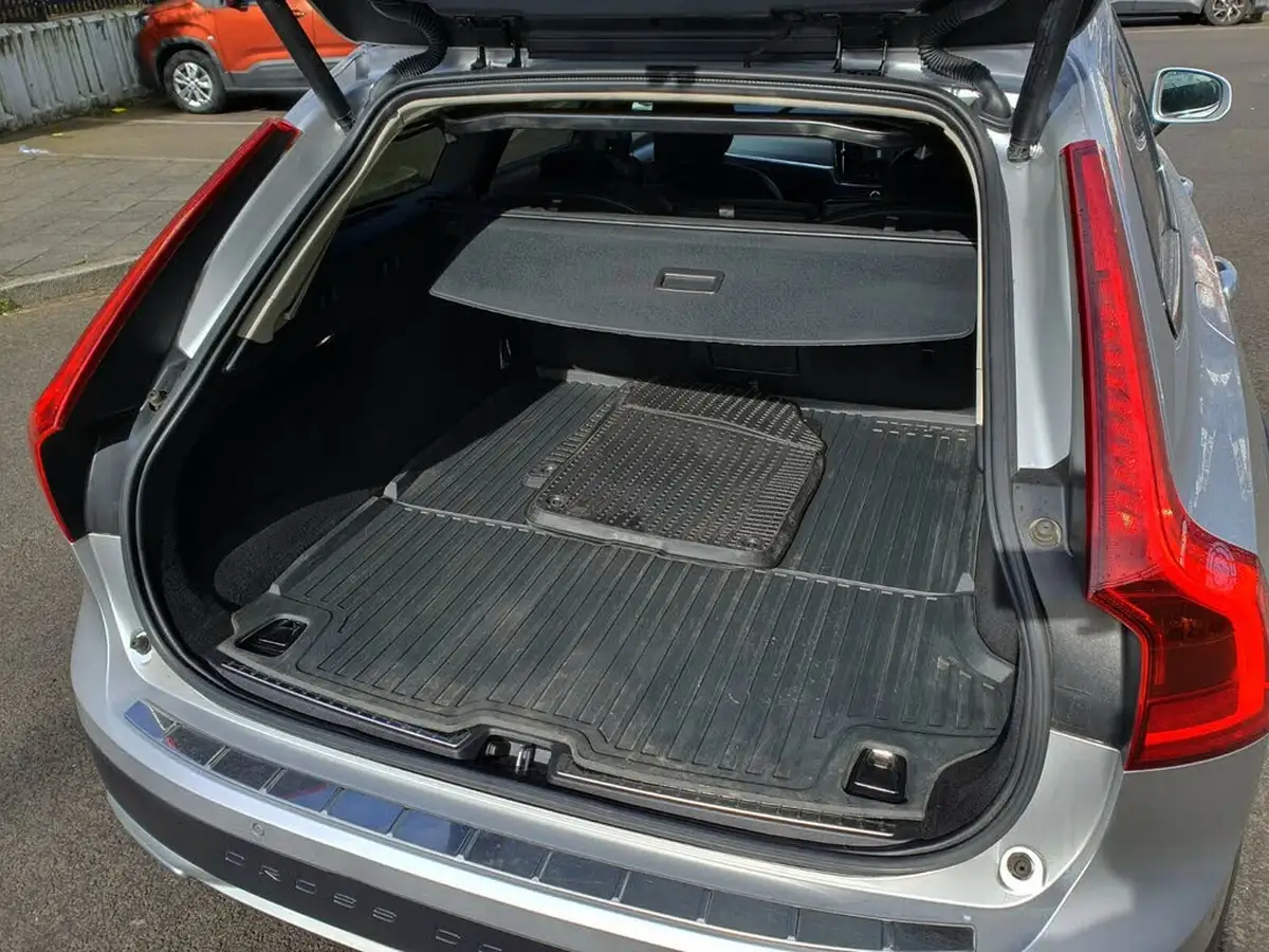 2020-volvo-v90-20-t6-cross-country-plus-big-33
