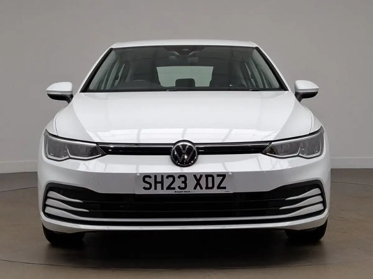 2023-volkswagen-golf-10-tsi-life-hatchback-big-11