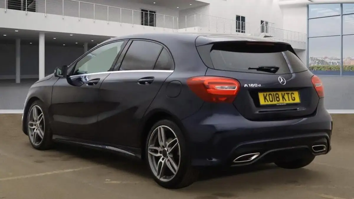 2018-mercedes-benz-a-class-15d-a180d-amg-line-109ps-ss-hatchback-5d-7g-dct-big-5