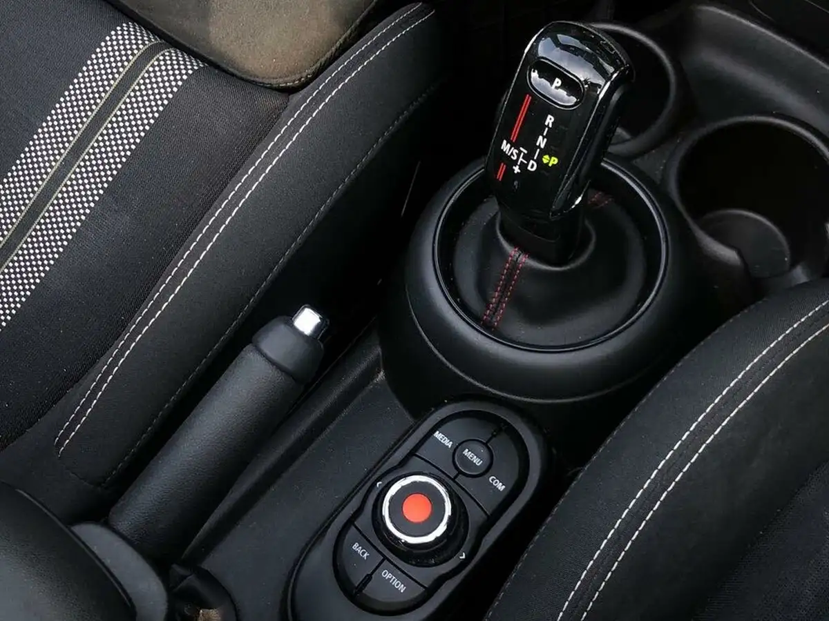 2019-mini-cooper-20-cooper-s-sport-189bhp-convertible-2d-auto-big-16