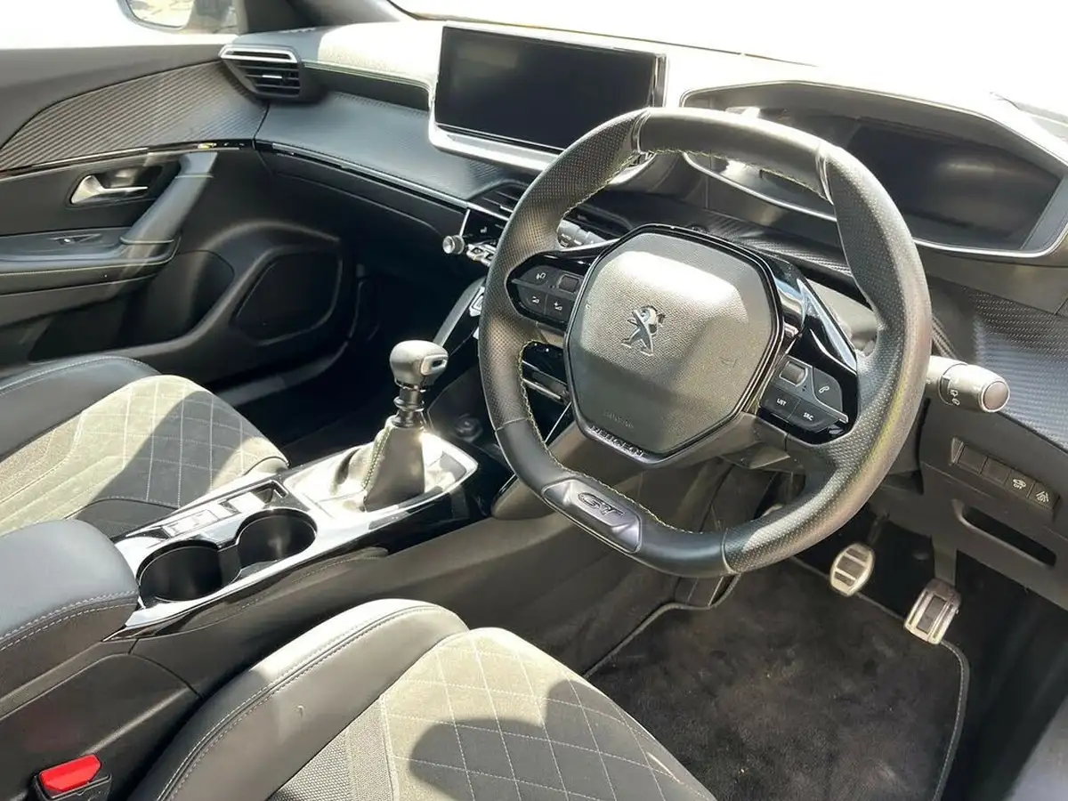 2021-peugeot-2008-suv-12-puretech-gt-premium-130bhp-big-5