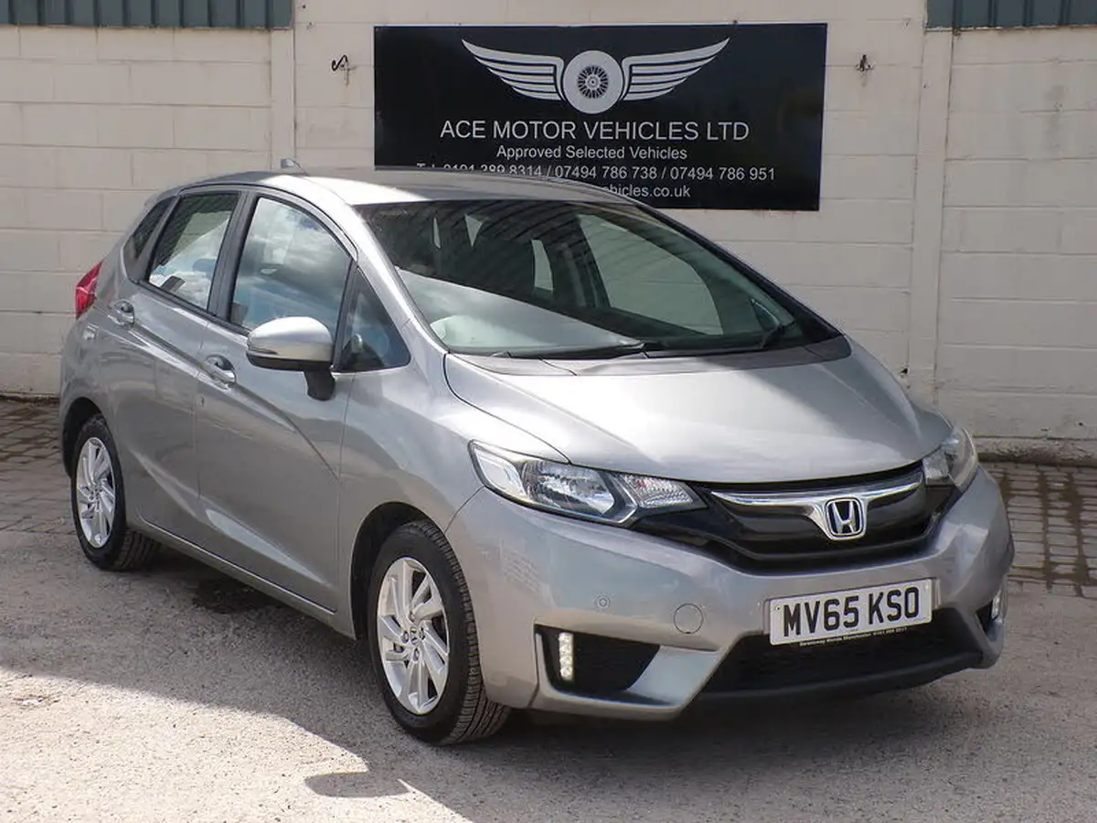 2015-honda-jazz-13-i-vtec-se-big-0
