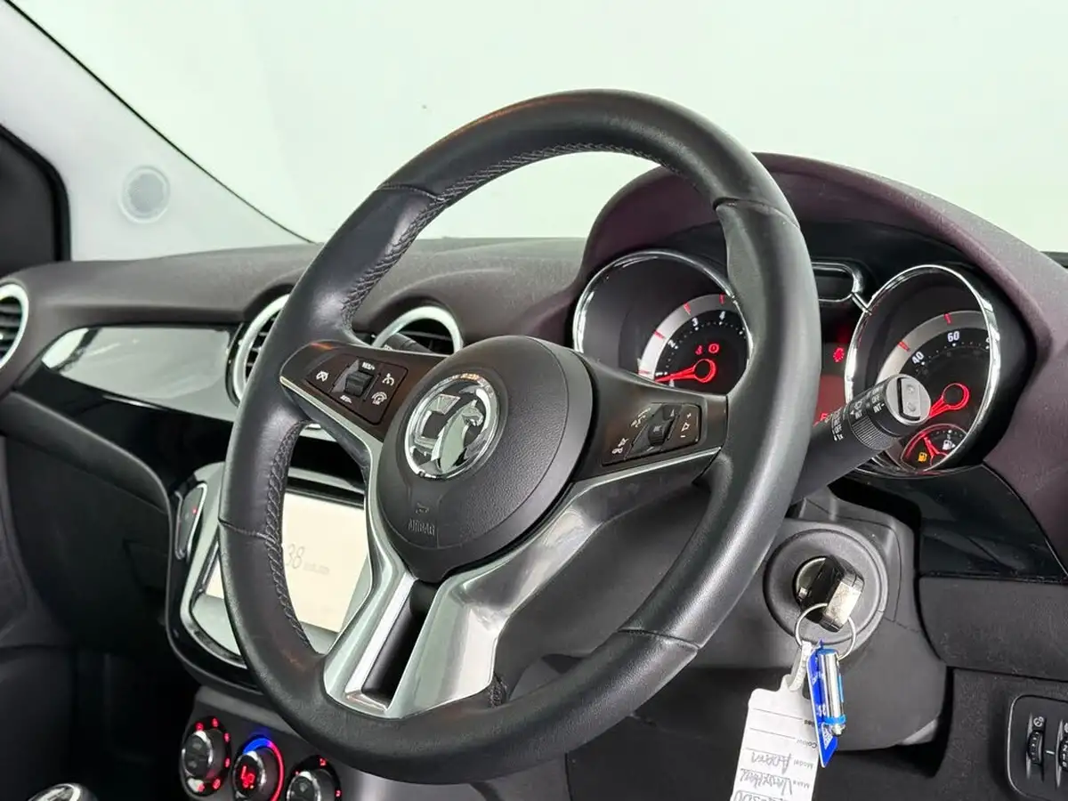 2015-vauxhall-adam-12-glam-big-9