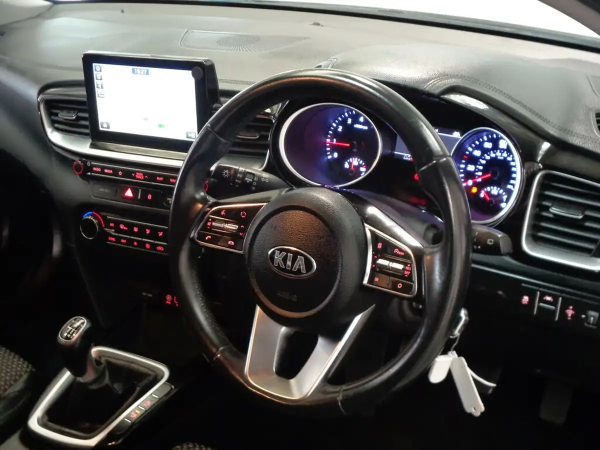 2019-kia-ceed-10-t-gdi-3-sportswagon-big-14