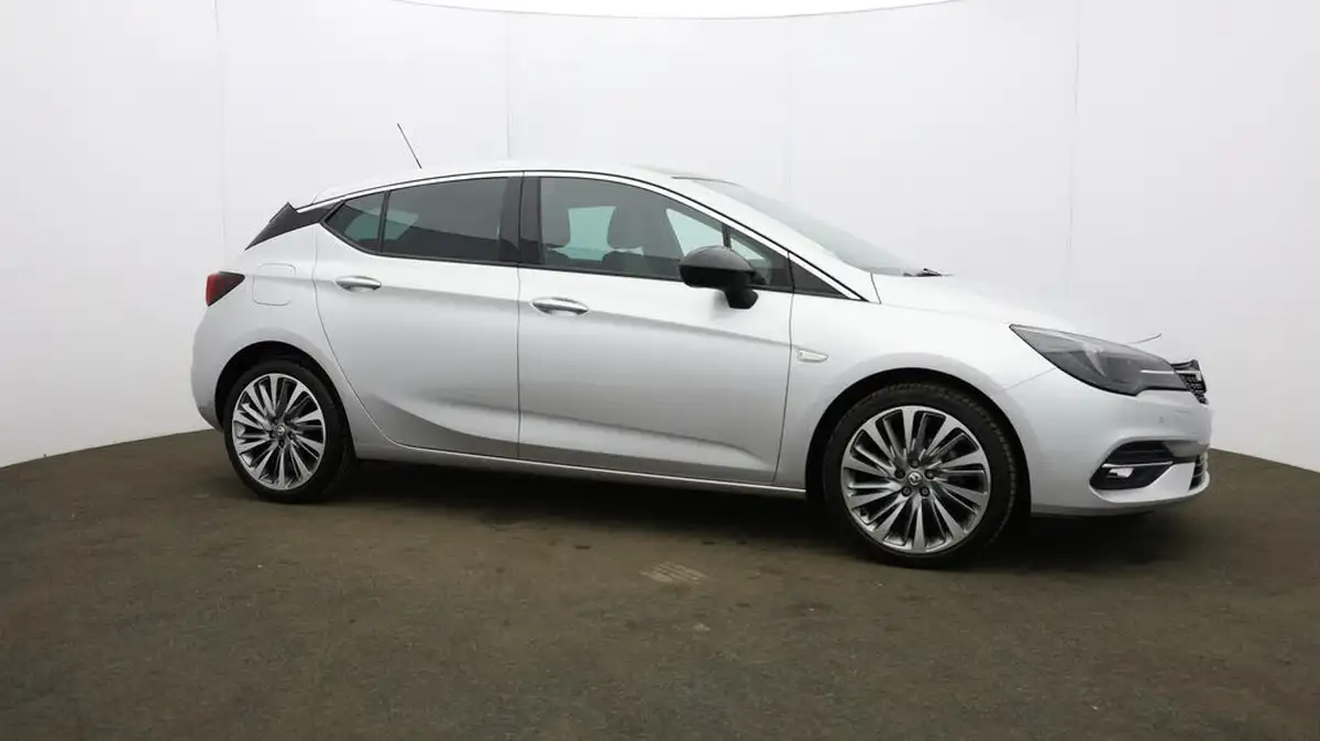 2021-vauxhall-astra-12-turbo-griffin-edition-hatchback-big-49