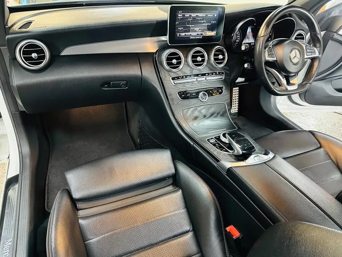 2018-mercedes-benz-c-class-21d-c220d-amg-line-premium-plusss-cabriolet-2d-9g-tronic-plus-big-3