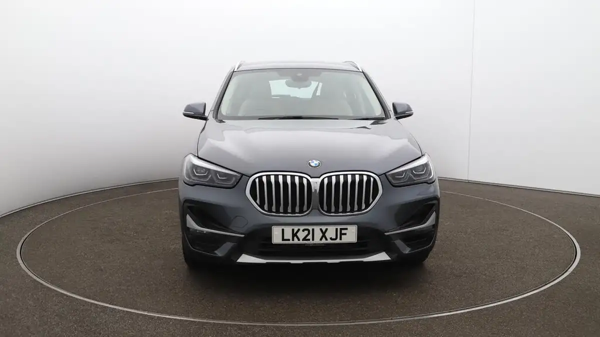 2020-bmw-x1-20-sdrive-20i-xline-big-40
